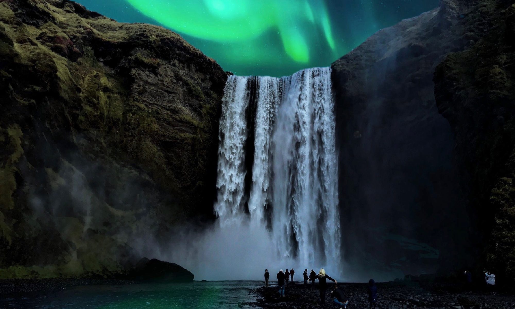Iconic-highlights-the-Northern-lights-7-2000x1200